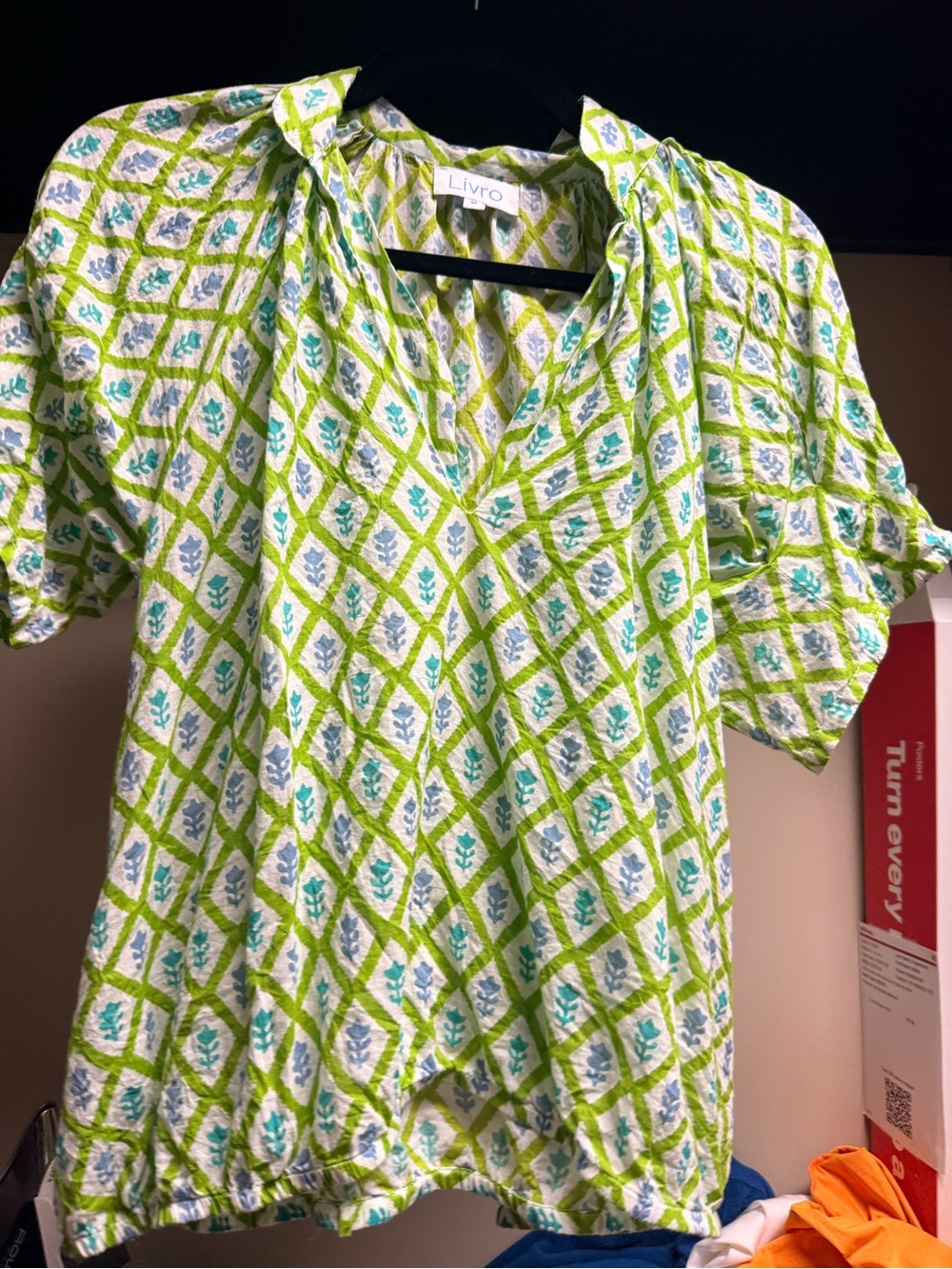 Livro Green & White Diamond-Print V-Neck Women’s Top